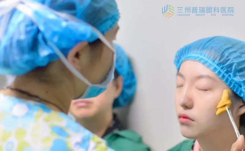 【摘鏡體驗官】Hi1048女主播婉玉成功摘鏡，術(shù)后視力1.2