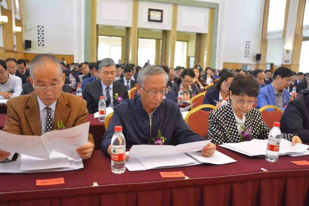 蘭州市人才工作會(huì)議召開，普瑞眼科專家喜獲殊榮