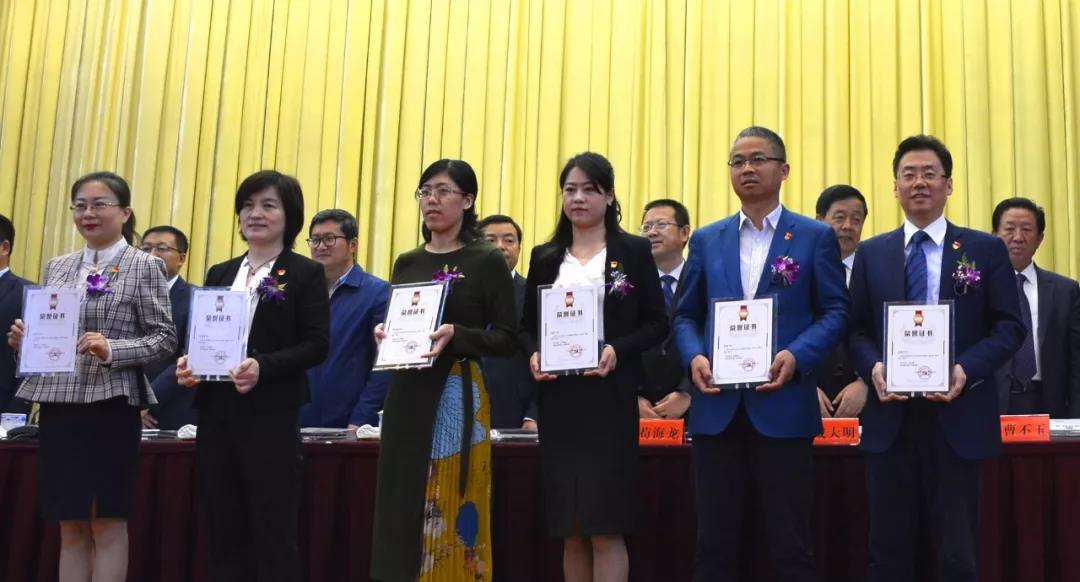 蘭州市人才工作會(huì)議召開，普瑞眼科專家喜獲殊榮