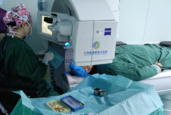 300度近視拖到900度近視，近視手術(shù)是什么感受？
